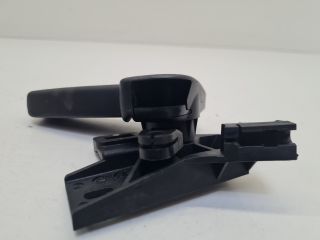 bontott VW GOLF VII Motorháztető Nyitó Kar / Gomb