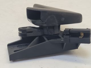 bontott VW GOLF VII Motorháztető Nyitó Kar / Gomb