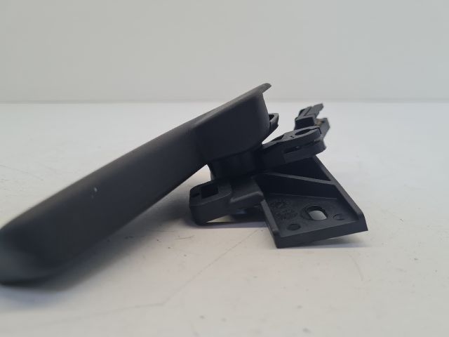 bontott VW GOLF VII Motorháztető Nyitó Kar / Gomb