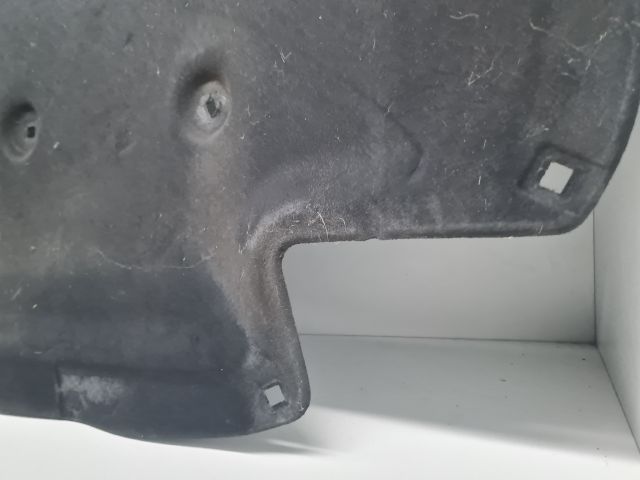 bontott VW GOLF VII Motorháztető Szigetelés