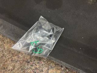 bontott VW GOLF VII Motorháztető Szigetelés