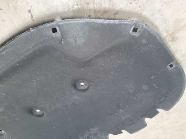 bontott VW GOLF VII Motorháztető Szigetelés