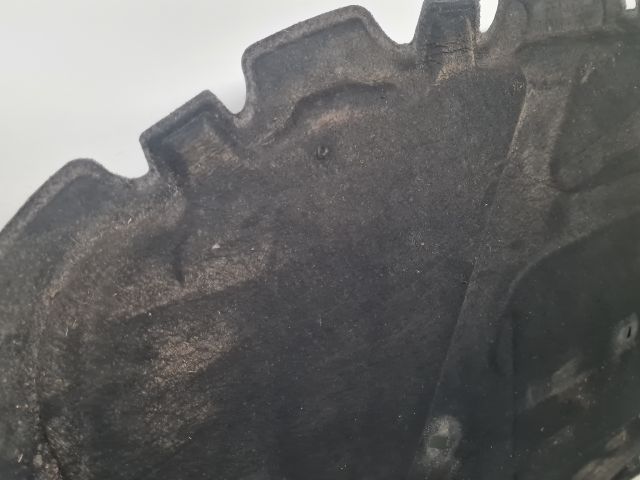 bontott VW GOLF VII Motorháztető Szigetelés