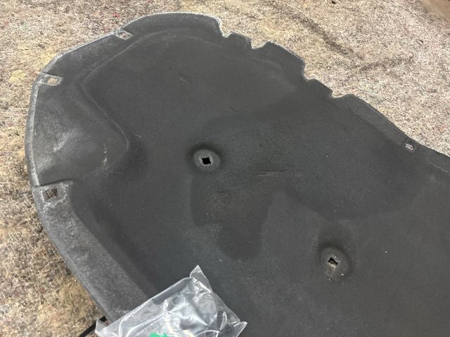 bontott VW GOLF VII Motorháztető Szigetelés