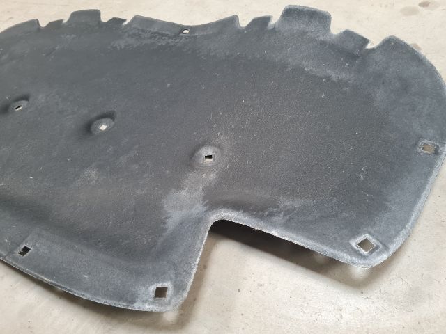 bontott VW GOLF VII Motorháztető Szigetelés