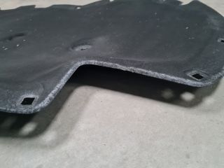 bontott VW GOLF VII Motorháztető Szigetelés