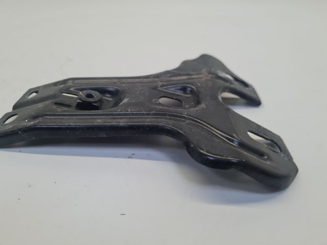 bontott VW GOLF VII Motorháztető Zár Tartó Konzol