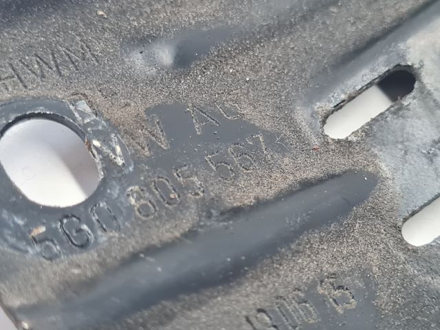 bontott VW GOLF VII Motorháztető Zár Tartó Konzol