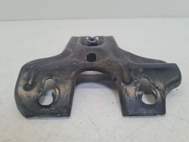 bontott VW GOLF VII Motorháztető Zár Tartó Konzol