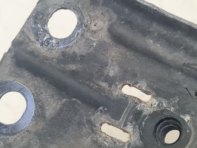 bontott VW GOLF VII Motorháztető Zár Tartó Konzol