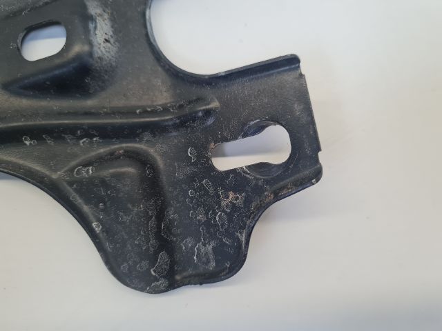 bontott VW GOLF VII Motorháztető Zár Tartó Konzol