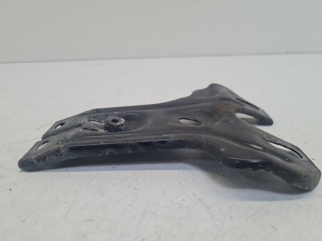 bontott VW GOLF VII Motorháztető Zár Tartó Konzol