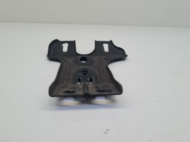 bontott VW GOLF VII Motorháztető Zár Tartó Konzol