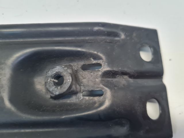 bontott VW GOLF VII Motorháztető Zár Tartó Konzol