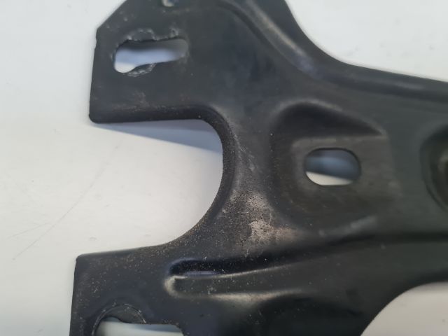 bontott VW GOLF VII Motorháztető Zár Tartó Konzol