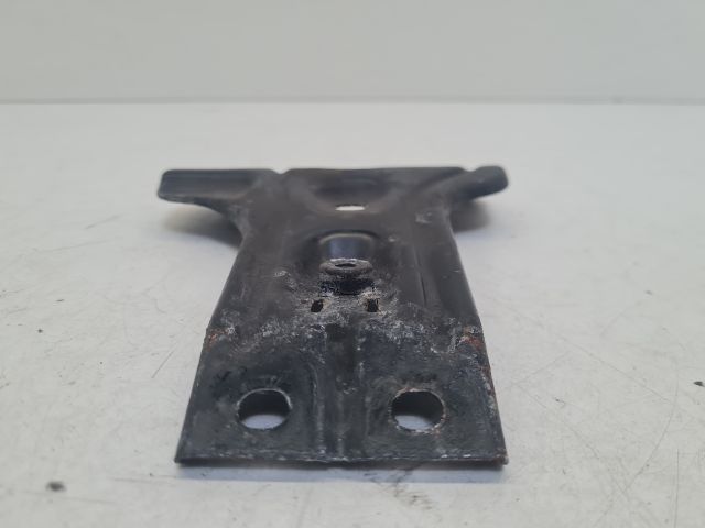 bontott VW GOLF VII Motorháztető Zár Tartó Konzol