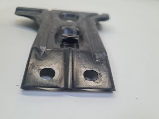 bontott VW GOLF VII Motorháztető Zár Tartó Konzol