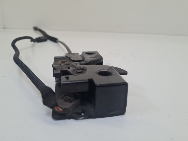 bontott VW GOLF VII Motorháztető Zárszerkezet