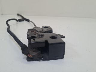 bontott VW GOLF VII Motorháztető Zárszerkezet