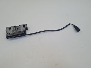 bontott VW GOLF VII Motorháztető Zárszerkezet