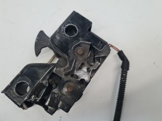 bontott VW GOLF VII Motorháztető Zárszerkezet