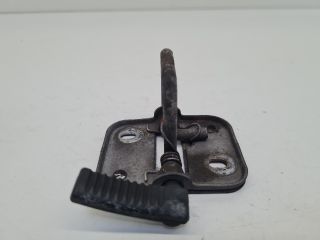 bontott VW GOLF VII Motorháztető Zárszerkezet