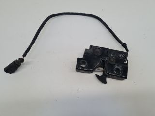 bontott VW GOLF VII Motorháztető Zárszerkezet