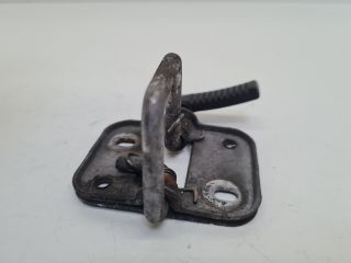 bontott VW GOLF VII Motorháztető Zárszerkezet