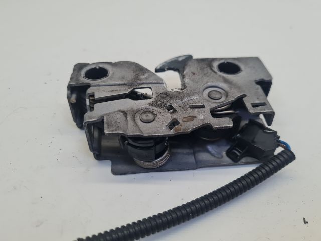 bontott VW GOLF VII Motorháztető Zárszerkezet