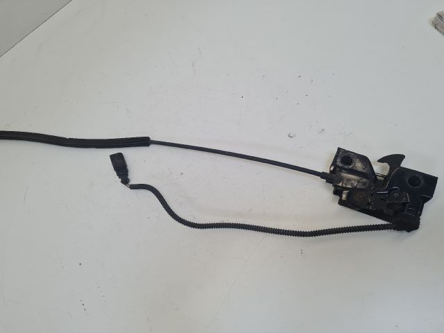 bontott VW GOLF VII Motorháztető Zárszerkezet