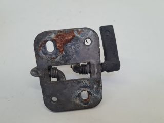 bontott VW GOLF VII Motorháztető Zárszerkezet