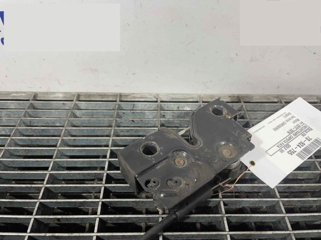 bontott VW GOLF VII Motorháztető Zárszerkezet