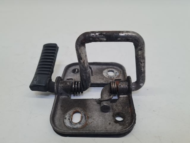 bontott VW GOLF VII Motorháztető Zárszerkezet