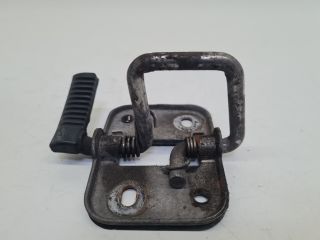 bontott VW GOLF VII Motorháztető Zárszerkezet