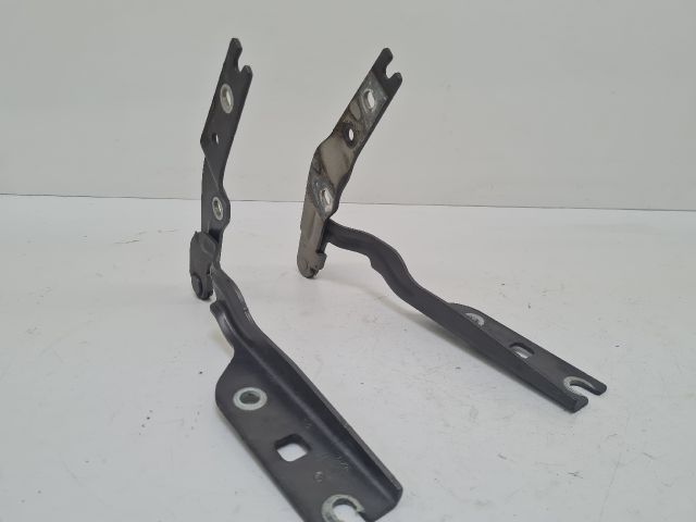 bontott VW GOLF VII Motorháztető Zsanér Pár