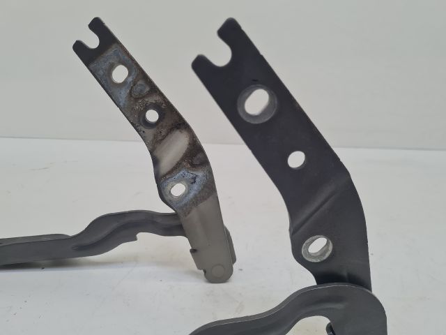 bontott VW GOLF VII Motorháztető Zsanér Pár