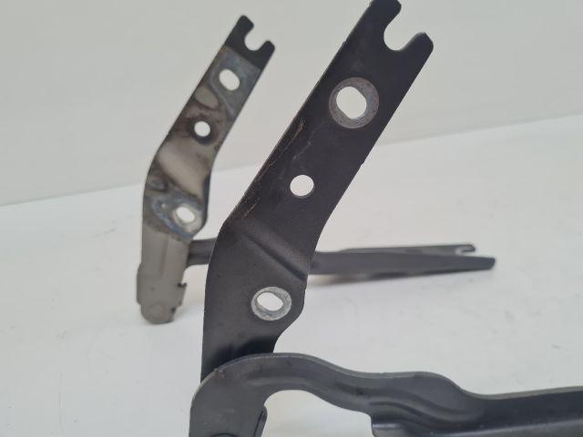 bontott VW GOLF VII Motorháztető Zsanér Pár