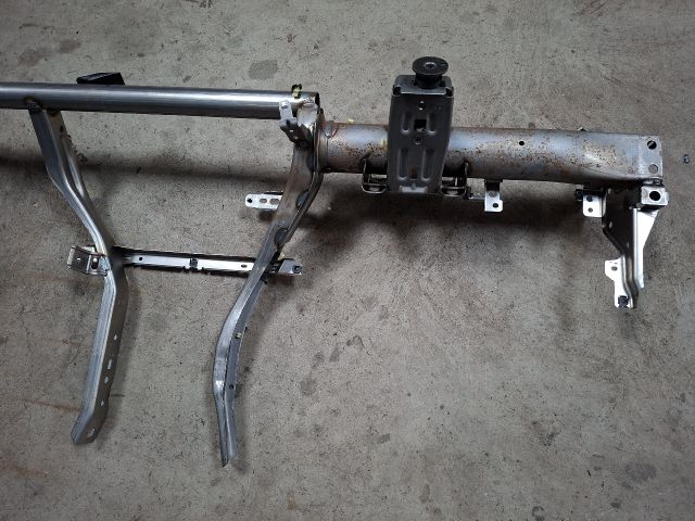 bontott VW GOLF VII Műszerfal Tartó Vas