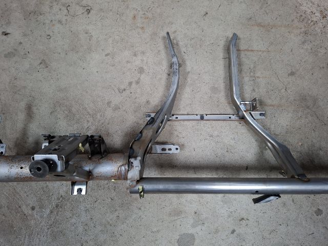 bontott VW GOLF VII Műszerfal Tartó Vas