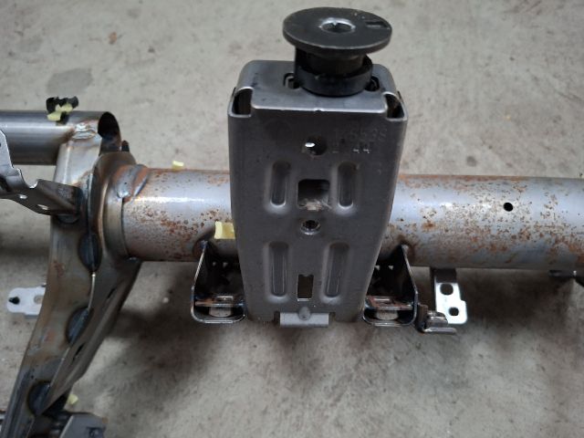 bontott VW GOLF VII Műszerfal Tartó Vas