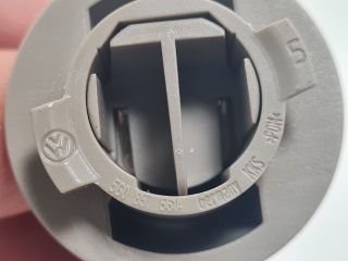 bontott VW GOLF VII Napellenző Tartó (Pozíciófüggetlen)