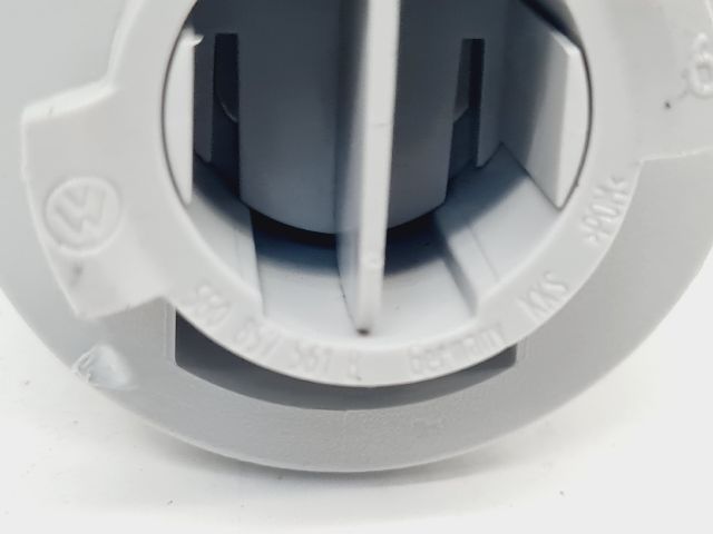 bontott VW GOLF VII Napellenző Tartó (Pozíciófüggetlen)