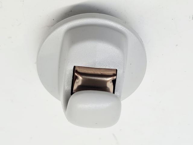 bontott VW GOLF VII Napellenző Tartó (Pozíciófüggetlen)