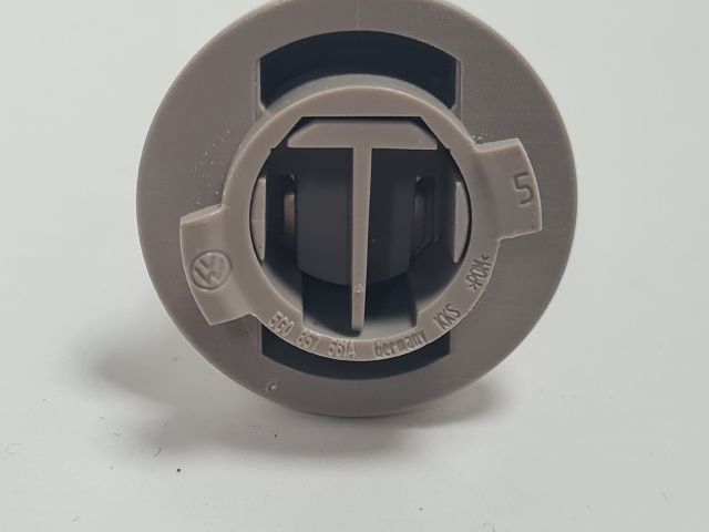 bontott VW GOLF VII Napellenző Tartó (Pozíciófüggetlen)