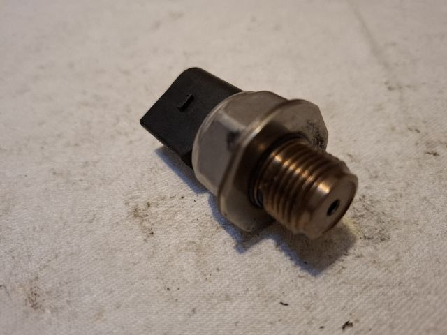 bontott VW GOLF VII Nyomásszabályzó Szelep