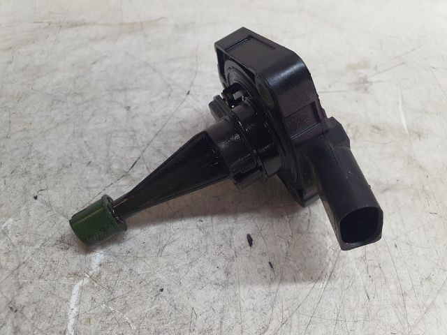 bontott VW GOLF VII Olajszint Jeladó