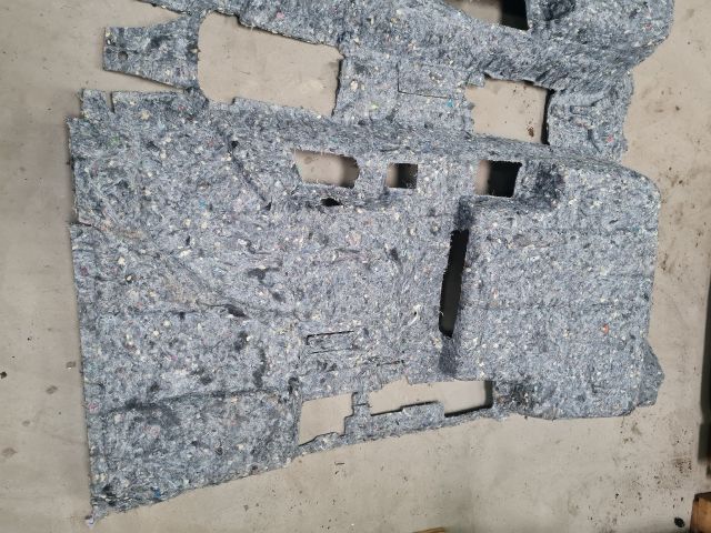 bontott VW GOLF VII Padlószőnyeg Alatti Szigetelés