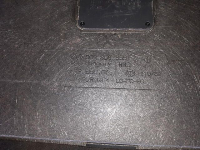 bontott VW GOLF VII Padlószőnyeg