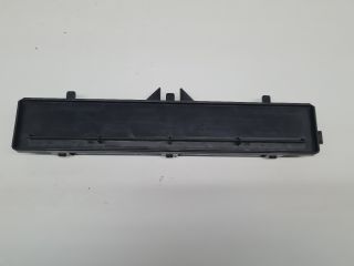 bontott VW GOLF VII Pollenszűrő Fedél