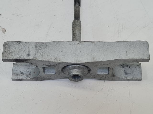 bontott VW GOLF VII Porlasztó Lefogató